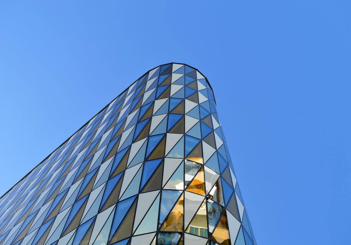 半岛体育APP：让体育生活更有场景感的全能助手