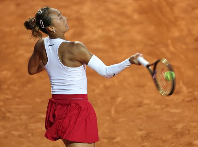 官方入口-张奔斗：郑钦文终于翻过了萨巴伦卡这座山