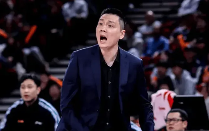 体育资讯-卢伟:大王和哈桑兼容不了,这个问题一直困扰着我们教练组