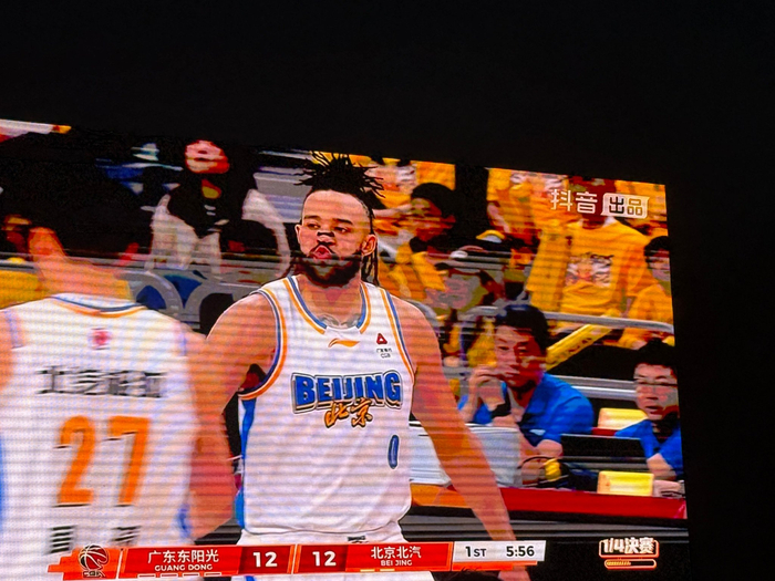 官方入口-湖人名宿首钢园表演勾手|季后赛|洛杉矶湖人队|nba|首钢滑雪大跳台|北京北汽队_新浪体育_新浪新闻